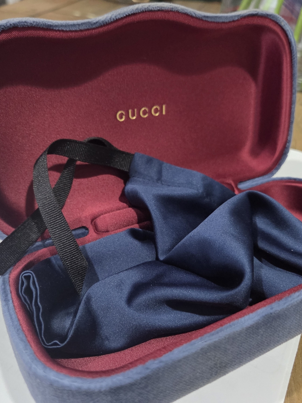 Gucci Black and Gold Logo Sunglasses - Picture 5 of 5